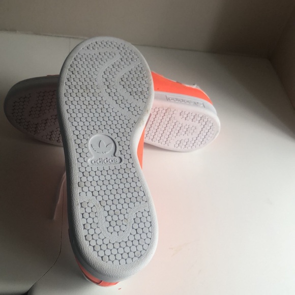 Bright summer orange #unignorable Stan Smith ready for your summer adventures :) - Picture 5 of 7